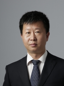 Xin Qin